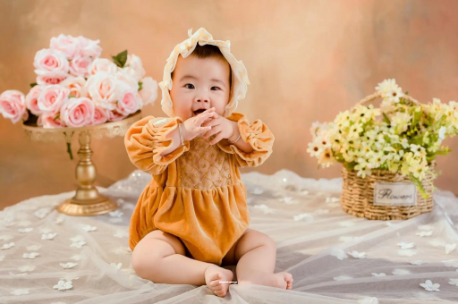 嘉鱼孕妇脖子长小疙瘩
