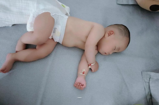 嘉鱼三个月宝宝身高体重